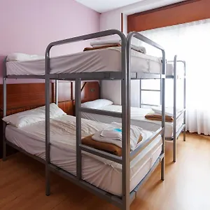 Hostal Moon Bio